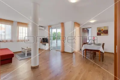 Vila 822 m², Petrčane - 10 stanova, bazen i pogled na more - 18
