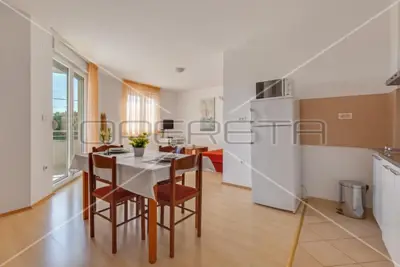 Vila 822 m², Petrčane - 10 stanova, bazen i pogled na more - 14