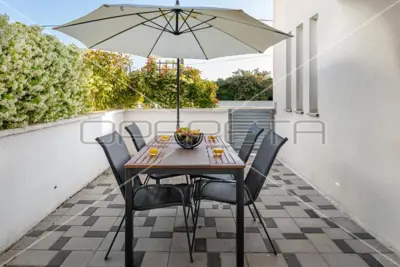 Vila 822 m², Petrčane - 10 stanova, bazen i pogled na more - 12