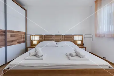 Vila 822 m², Petrčane - 10 stanova, bazen i pogled na more - 17