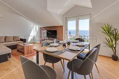 Vila 822 m², Petrčane - 10 stanova, bazen i pogled na more - 5