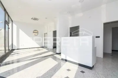 Zakup, Ulični lokal, Malešnica, Ante TopićMimare, 110 m² - 2