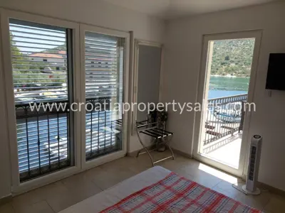 House in Rogoznica, first row to the sea and terrace - 11