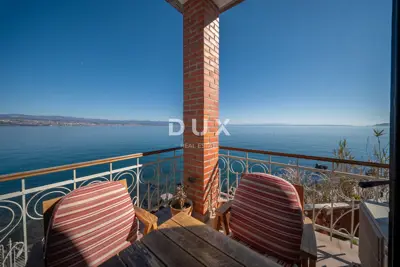 Apartment 75 m², Ičići - first row to the sea, sea view