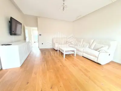 LUKSUZNA KATNICA 323 m², BLATO, BLIZINA ARENE, NAJAM - 4