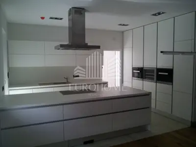 LUKSUZNA KATNICA 323 m², BLATO, BLIZINA ARENE, NAJAM - 14