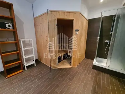 LUKSUZNA KATNICA 323 m², BLATO, BLIZINA ARENE, NAJAM - 20