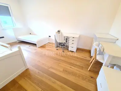 LUKSUZNA KATNICA 323 m², BLATO, BLIZINA ARENE, NAJAM - 5