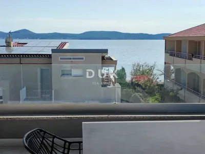 Penthouse 118 m², Sukošan - rooftop terrace and jacuzzi - 17