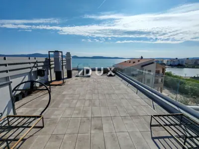 Penthouse 118 m², Sukošan - rooftop terrace and jacuzzi - 8