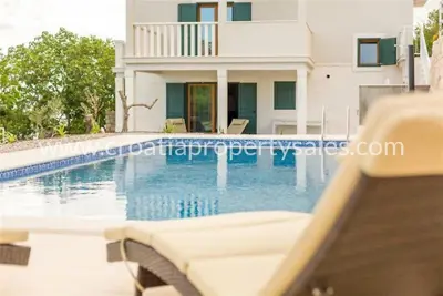 Villa in Omiš, Mediterranean style and fully landscaped yard - 8