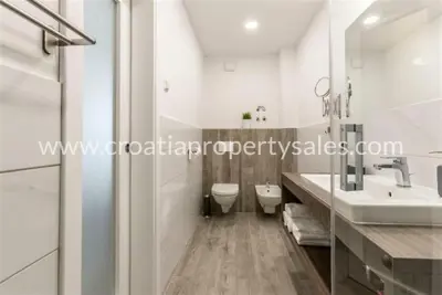 Villa in Omiš, Mediterranean style and fully landscaped yard - 4