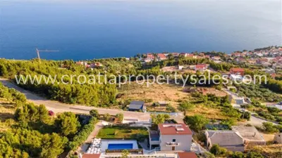 Villa in Omiš, Mediterranean style and fully landscaped yard - 10