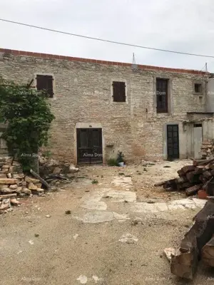 House in Kanfanar, center, renovation and permit - 3
