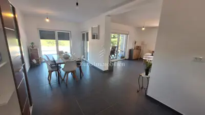 Vrbnik - nova kuća s predivnim pogledom - 8