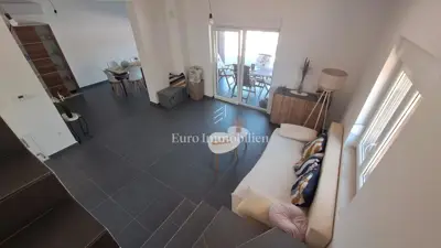 Vrbnik - nova kuća s predivnim pogledom - 9