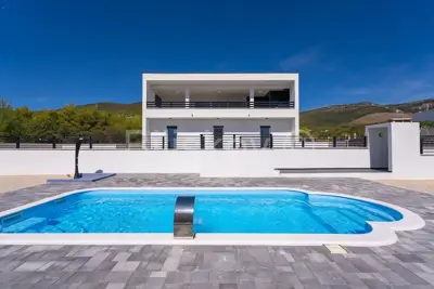 Villa 270 m², Kaštel Novi - pogled na kaštelanski zaljev - 5