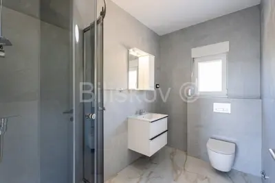 Villa 270 m², Kaštel Novi - pogled na kaštelanski zaljev - 12