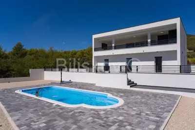 Villa 270 m², Kaštel Novi - pogled na kaštelanski zaljev