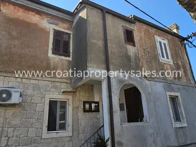 Apartment 83 m², island Hvar - 20 m from the sea
