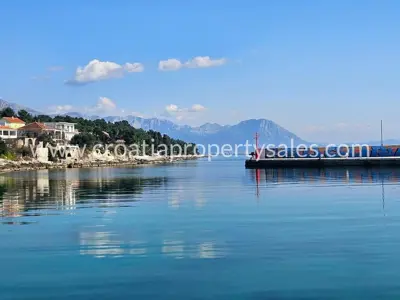 Apartment 83 m², island Hvar - 20 m from the sea - 8