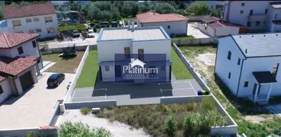 Dvojna kuća 120 m², Valdebek - 3 spavaće sobe i 2 terase - 4