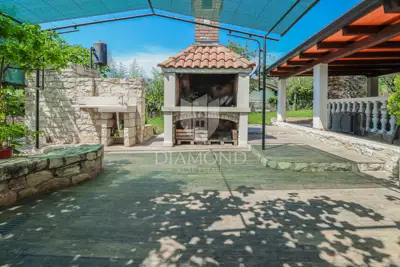 Kuća 350 m², Umag - velika okućnica 4.800 m² - 12