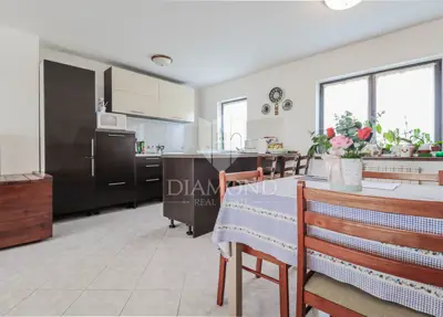 Kuća 350 m², Umag - velika okućnica 4.800 m² - 6
