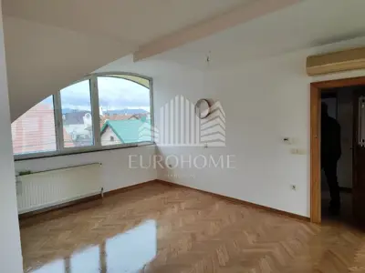 Stan 96 m², Gornja Dubrava, dvoetažni i 4 kupaonice - 15