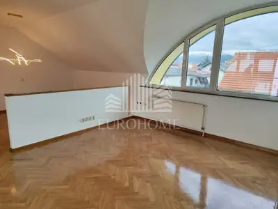 Stan 96 m², Gornja Dubrava, dvoetažni i 4 kupaonice - 4