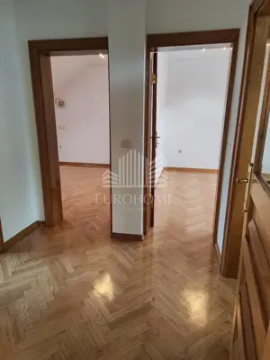Stan 96 m², Gornja Dubrava, dvoetažni i 4 kupaonice - 8