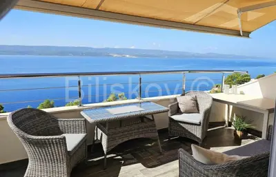 Apartment 87 m², Mimice - sea view and heated pool