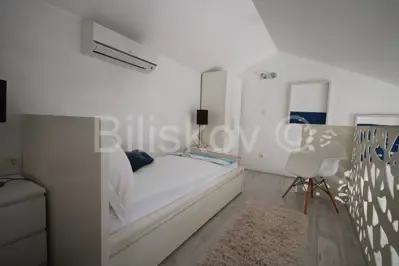 Stan 87 m², Mimice - pogled na more i grijani bazen - 10