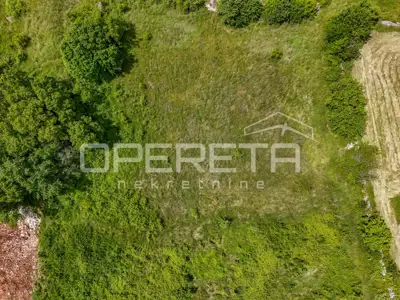 Građevinsko zemljište 894 m², Kanfanar - blagi nagib - 3