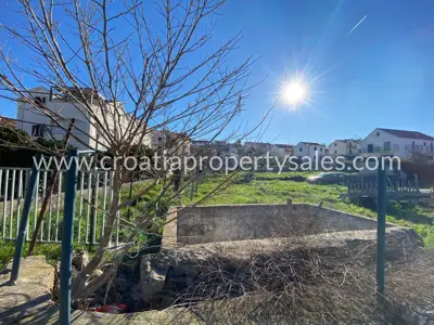 Building land 650 m², Otok Brač - near the center - 4