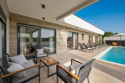 Villa 220 m², Svetvinčenat - pool and privacy - 5