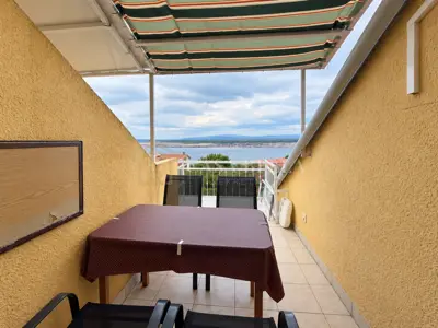 Jadranovo - apartman s lođom i pogledom na more