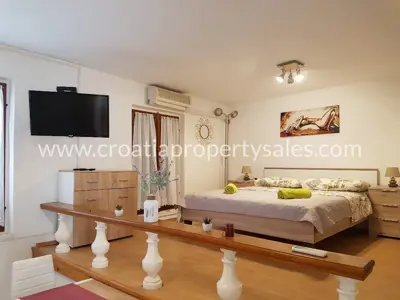 House 136 m², Otok Murter - first row to the sea - 5