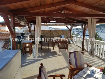 House 136 m², Otok Murter - first row to the sea - 4