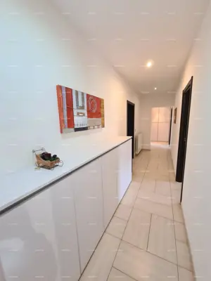 Haus 150 m², Pula Centar - Gewerberaum und Wohnung - 9