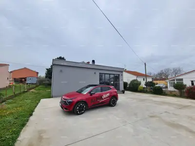 Haus 150 m², Pula Centar - Gewerberaum und Wohnung