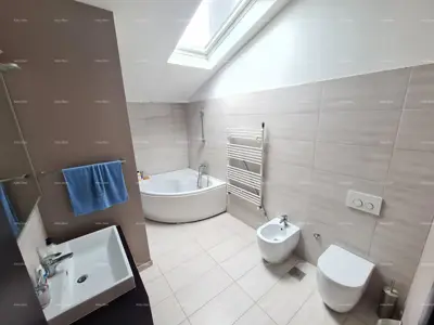 Haus 150 m², Pula Centar - Gewerberaum und Wohnung - 8