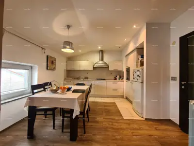 Haus 150 m², Pula Centar - Gewerberaum und Wohnung - 15