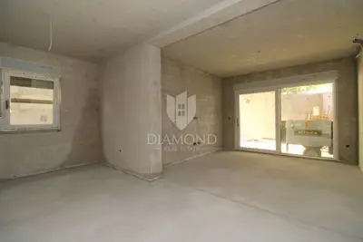 Apartment 57 m², Gornja Drenova, yard and terrace - 2