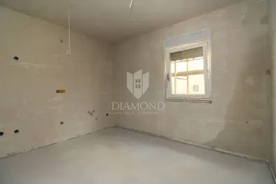 Apartment 57 m², Gornja Drenova, yard and terrace - 4