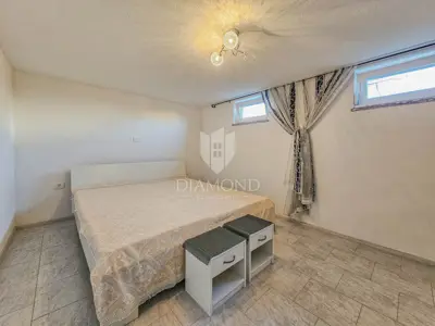 Haus 60 m², Kaštel - Terrasse und Grundstück 693 m² - 12
