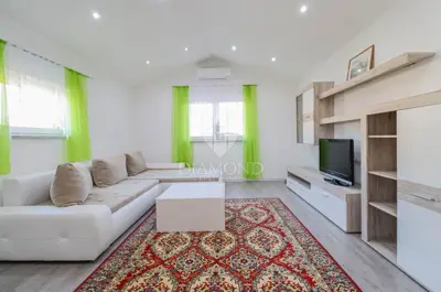 Haus 60 m², Kaštel - Terrasse und Grundstück 693 m² - 3