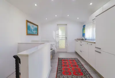 Haus 60 m², Kaštel - Terrasse und Grundstück 693 m² - 6