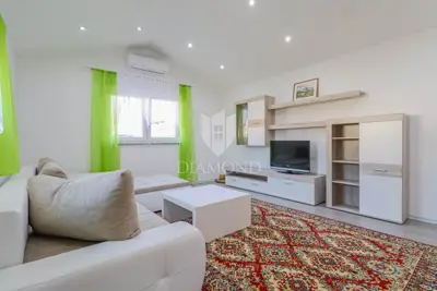 Haus 60 m², Kaštel - Terrasse und Grundstück 693 m² - 4