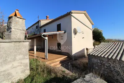 Kuća 110 m², Labin okolica - pogled na prirodu i brežuljke - 2